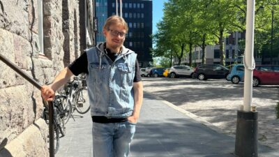PAMin valtuuston jäsen Simo Helvola kuvattuna Hakaniemessä