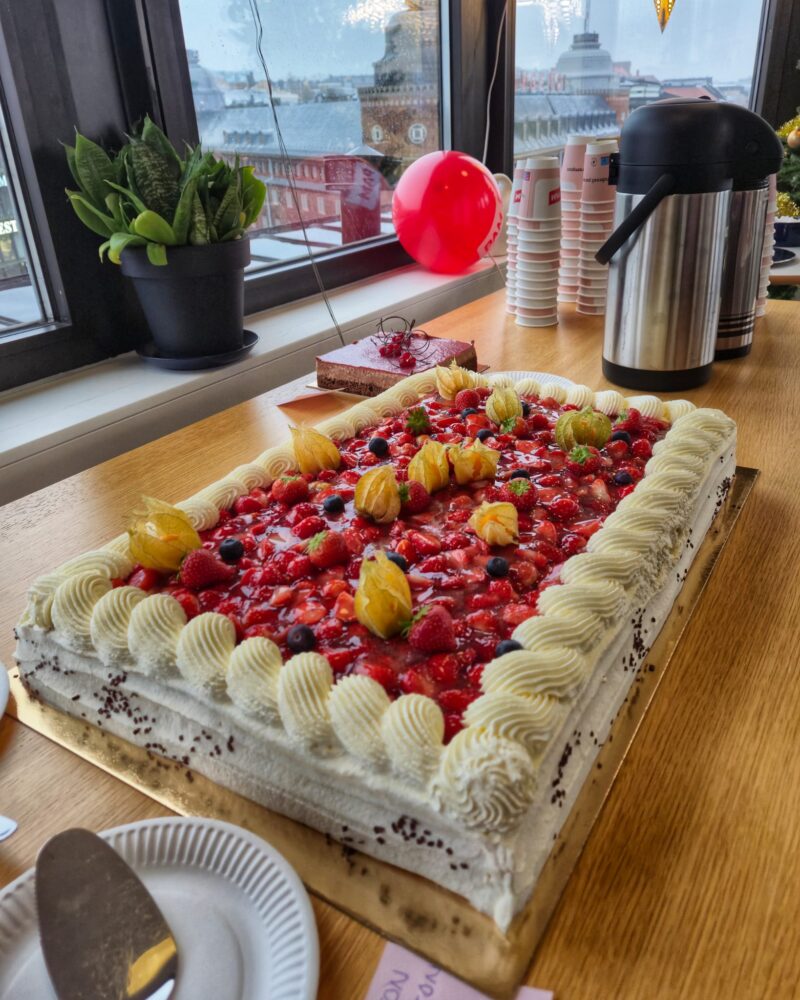 Täytekakku PAM 25 vuotta