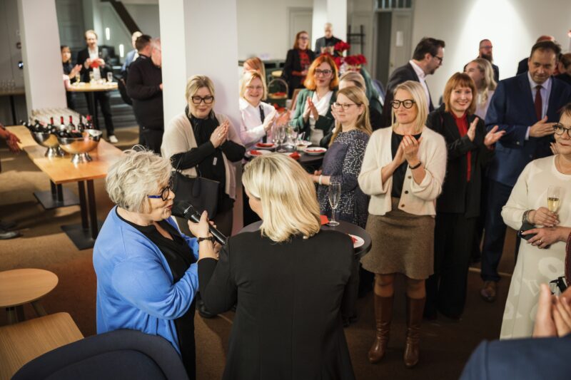 PAMin yhteiskuntasuhteiden vastaava Elin Blomqvist ja entinen pj. Ann Selin